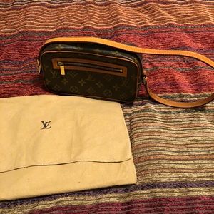 Authentic Louis Vuitton Pochette Monogram Cite